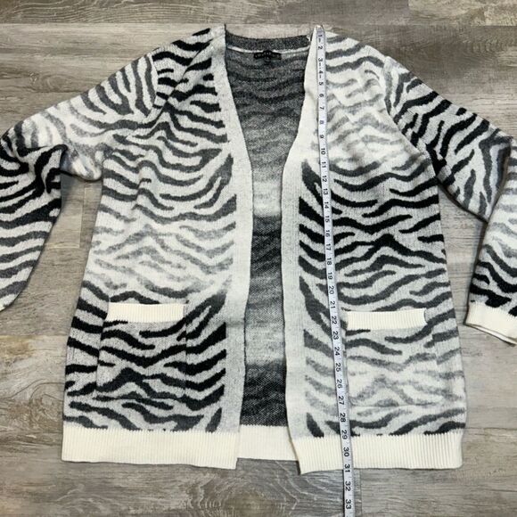 NWOT LOVE ELLIE Super cozy, zebra print ,open cardigan, size XL - Picture 6 of 12